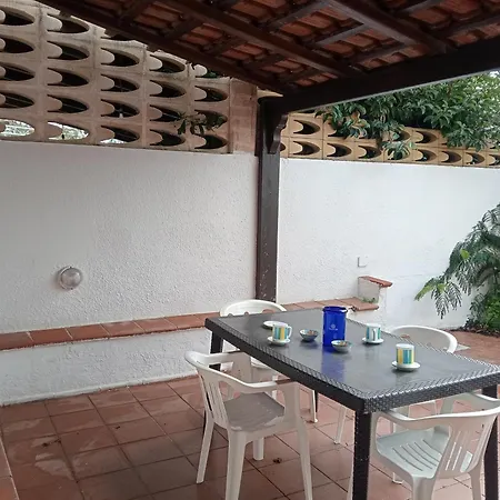 Nyaraló Oleandri In Baia Con Giardino By Nonsolomare Vacanze Srl *