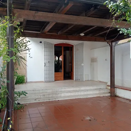 Nyaraló Oleandri In Baia Con Giardino By Nonsolomare Vacanze Srl
